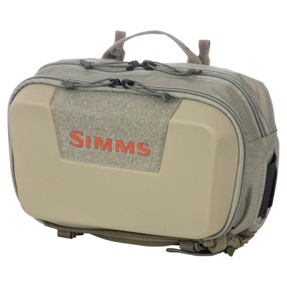 Simms Flyweight Large Pod Tan i gruppen Förvaring / Fiskeväskor / Axelväskor hos Sportfiskeprylar.se (13205-276-00)