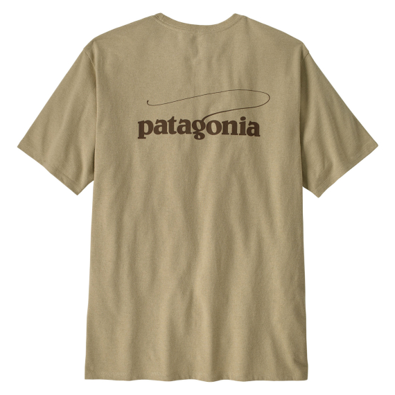 Patagonia M\'s Casting Logo Responsibili-Tee PUM i gruppen Kläder & Skor / Kläder / T-shirts hos Sportfiskeprylar.se (37811-PUM-Lr)