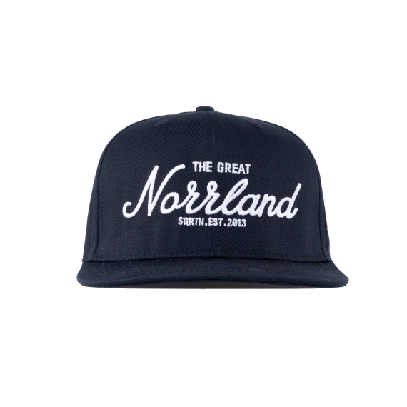SQRTN Great Norrland Cap Black i gruppen Kläder & Skor / Kepsar & Huvudbonader / Kepsar / Snapbackkepsar hos Sportfiskeprylar.se (CAP-001-OSFA)