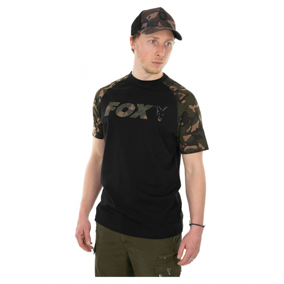 Fox Black/Camo Raglan T-Shirt i gruppen Kläder & Skor / Kläder / T-shirts hos Sportfiskeprylar.se (CFX104r)