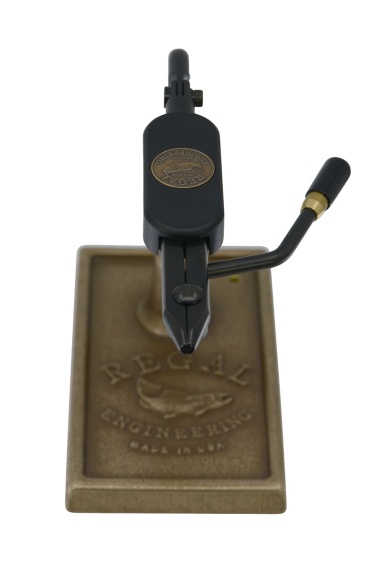 Regal Medallion Series Vise - Shank Jaws/Bronze Traditional Base i gruppen Krok & Småplock / Flugbindning / Bindstäd hos Sportfiskeprylar.se (REG-SHK-70T)