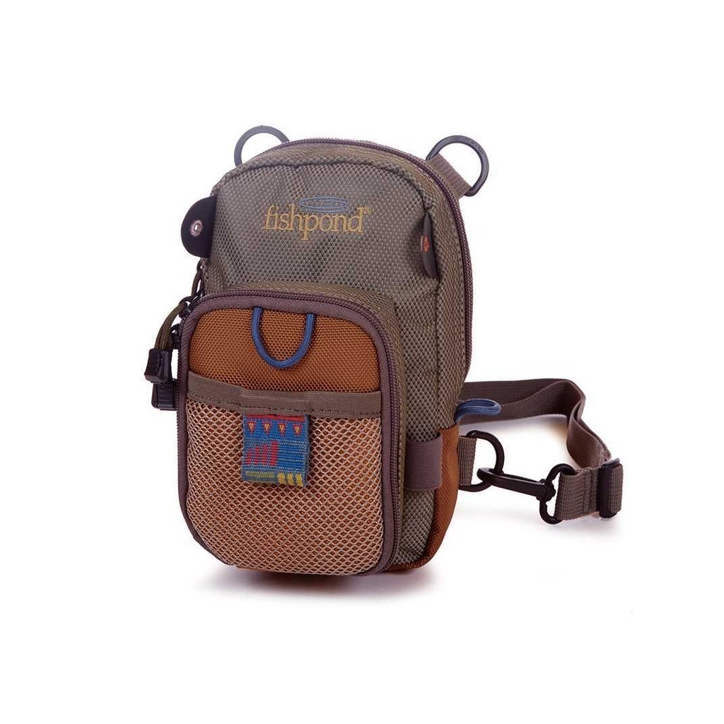 Fishpond San Juan Vertical Chest Pack Sand Saddle Brown i gruppen Förvaring / Fiskeväskor / Midjeväskor hos Sportfiskeprylar.se (SJVCP-SA-SAB)