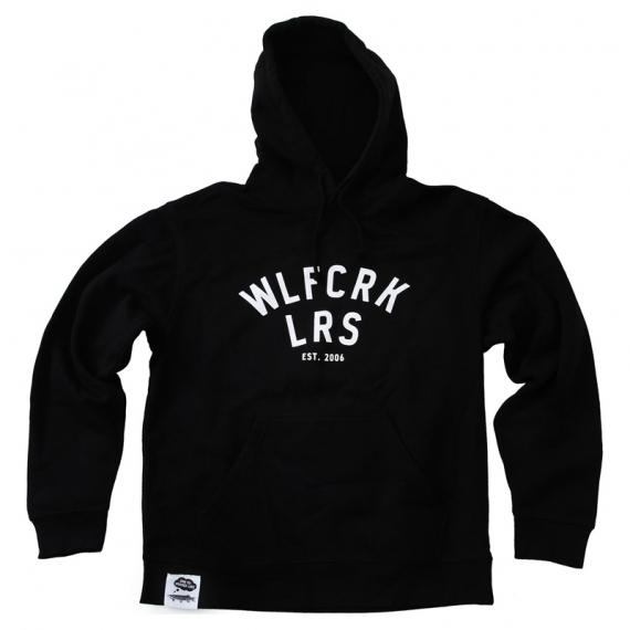 Wolfcreek Lures Logo Hoodie, Black i gruppen Kläder & Skor / Kläder / Tröjor / Hoodies hos Sportfiskeprylar.se (WCL-05-HOOD-03-BLKr)